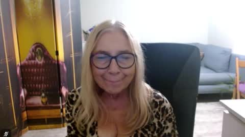 S O F I A online show from 11-10-25, 03:33