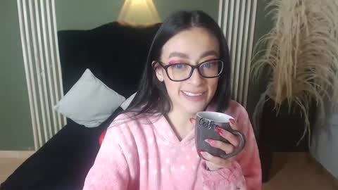 Snapshot of desiring__angel chatting on 01-17-25, 12:52 Desiring Angel online show from 01-17-25, 12:52