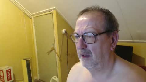 Snapshot of destelp chatting on 05-01-26, 04:33 destelp online show from 05-01-26, 04:33