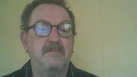 Snapshot of destelp chatting on 05-10-26, 12:54 destelp online show from 05-10-26, 12:54