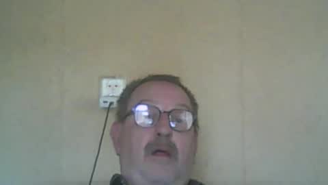 Snapshot of destelp chatting on 06-04-26, 10:54 destelp online show from 06-04-26, 10:54