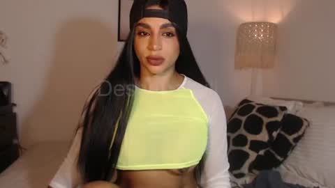 Snapshot of destinnemil chatting on 06-24-26, 11:31 Destinne Mill online show from 06-24-26, 11:31