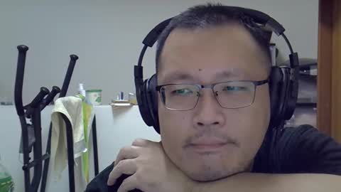 Snapshot of destroy1984 chatting on 11-24-25, 12:38 Destroy November 1984 online show from 11-24-25, 12:38