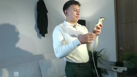 Snapshot of deus_belli chatting on 12-20-25, 06:09 Deus Belli online show from 12-20-25, 06:09