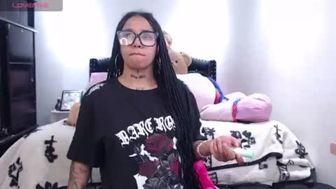 devi_black_13_ online show from 07-04-26, 02:18