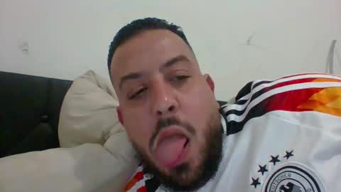 Snapshot of devil_angel66 chatting on 06-08-26, 12:16 devil_angel66 online show from 06-08-26, 12:16