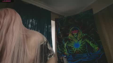 Snapshot of devil_fts chatting on 10-24-25, 04:09 Devil online show from 10-24-25, 04:09