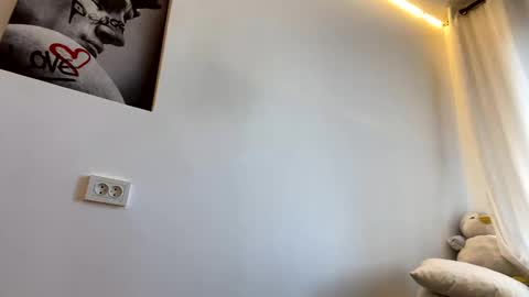 Emily online show from 11-25-25, 07:52