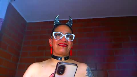devil_taylorx online show from 06-25-26, 12:43