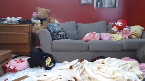 Snapshot of devilg1rl chatting on 12-01-25, 08:58 poutyangel online show from 12-01-25, 08:58