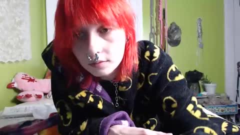 Snapshot of devilg1rl chatting on 12-15-25, 02:49 poutyangel online show from 12-15-25, 02:49