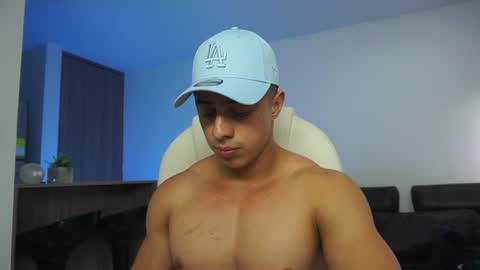 Snapshot of devin_hunter chatting on 12-05-24, 01:38 Devin Hunter online show from 12-05-24, 01:38