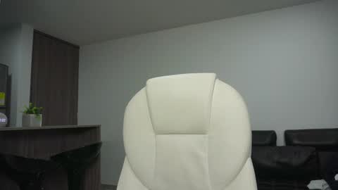 Snapshot of devin_hunter chatting on 12-12-24, 03:21 Devin Hunter online show from 12-12-24, 03:21