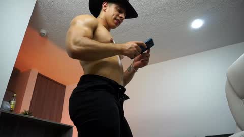 Snapshot of devin_hunter chatting on 01-10-25, 12:49 Devin Hunter online show from 01-10-25, 12:49