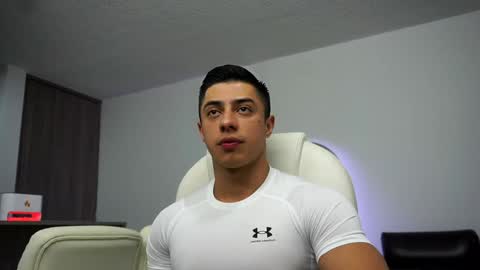 Snapshot of devin_hunter chatting on 01-25-25, 11:43 Devin Hunter online show from 01-25-25, 11:43