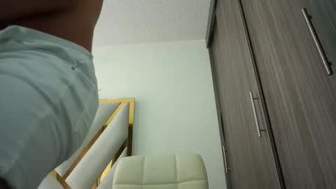 Snapshot of devin_hunter chatting on 10-01-25, 03:29 Devin Hunter online show from 10-01-25, 03:29