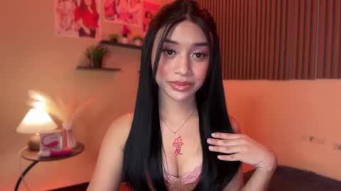 Devine Greyson online show from 10-20-25, 12:27