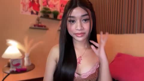 Devine Greyson online show from 10-28-25, 03:47