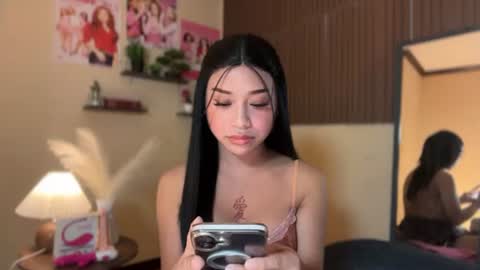 Snapshot of devine_goddessx chatting on 06-24-26, 04:39 Devine Greyson online show from 06-24-26, 04:39