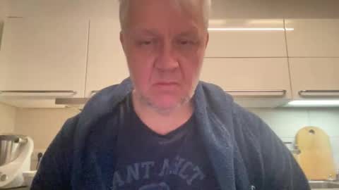 Devon online show from 12-16-25, 01:10