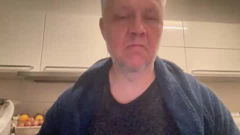 Snapshot of devon_nite chatting on 01-10-26, 01:18 Devon online show from 01-10-26, 01:18