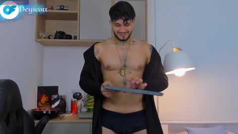 JULIAN online show from 01-01-25, 11:18