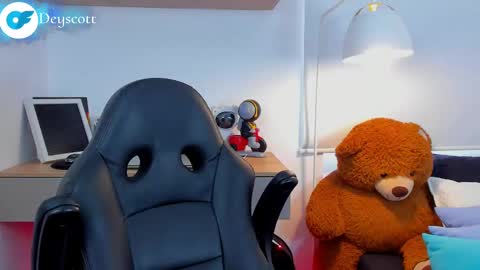 JULIAN online show from 02-19-25, 09:14