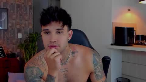 JULIAN online show from 12-01-25, 08:58