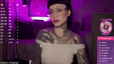 Snapshot of dgtlgrl chatting on 10-08-25, 03:31 dgtlgrl online show from 10-08-25, 03:31