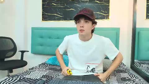   online show from 10-21-25, 07:47