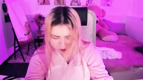 Dia online show from 02-24-26, 07:23