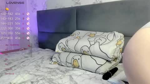 diadavidson_ online show from 10-25-25, 07:52