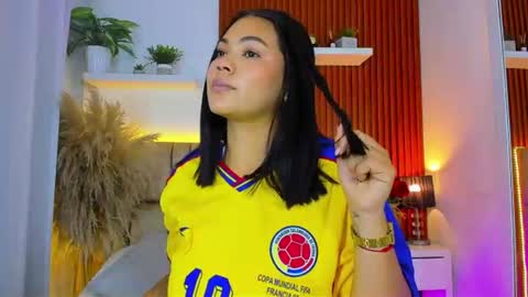 diamond_canela online show from 07-04-26, 03:02