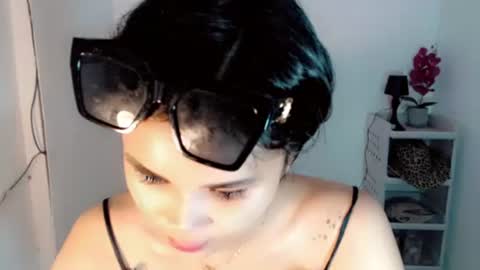 Snapshot of diamond_temptress chatting on 06-09-26, 09:32 diamond_temptress online show from 06-09-26, 09:32