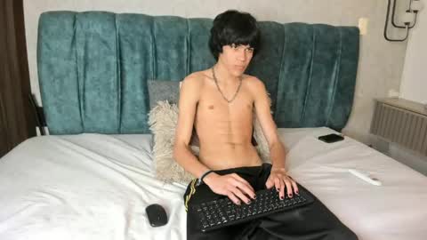Snapshot of diamond_twink chatting on 06-09-26, 03:56 diamond_twink online show from 06-09-26, 03:56