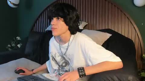 Snapshot of diamond_twink chatting on 07-19-26, 09:13 diamond_twink online show from 07-19-26, 09:13