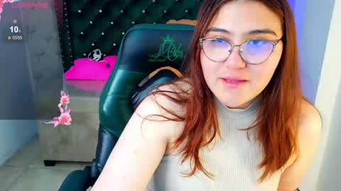 Snapshot of diamondfox_m chatting on 06-07-26, 12:31 Your Diamond online show from 06-07-26, 12:31