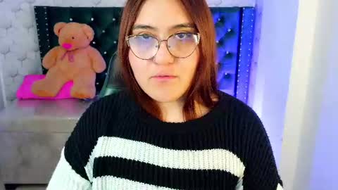 Snapshot of diamondfox_m chatting on 06-25-26, 10:42 Your Diamond online show from 06-25-26, 10:42