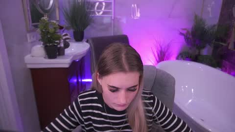 DiamondNina online show from 04-18-26, 07:58