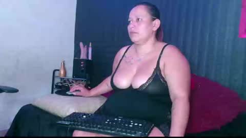 Diana Lozano online show from 02-24-25, 03:09