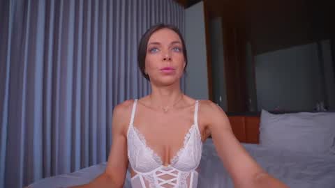 Snapshot of diana_smiley chatting on 06-21-26, 01:52 Diana online show from 06-21-26, 01:52