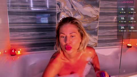 Snapshot of dianabeautyxxx chatting on 01-24-25, 05:53 Diana online show from 01-24-25, 05:53