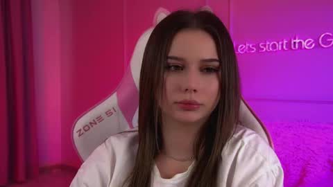 Snapshot of dianabecker chatting on 04-25-26, 01:41 Diana online show from 04-25-26, 01:41
