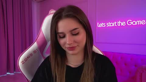 Snapshot of dianabecker chatting on 05-16-26, 07:05 Diana online show from 05-16-26, 07:05