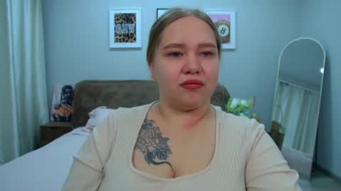 Snapshot of dianakristol chatting on 05-10-26, 05:18 Diana online show from 05-10-26, 05:18