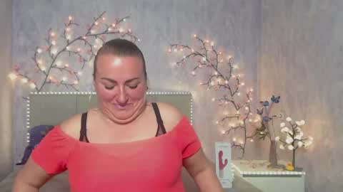 Snapshot of dianamgg chatting on 04-28-26, 05:56 Diana online show from 04-28-26, 05:56