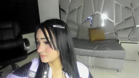 Snapshot of dianarous chatting on 12-25-24, 04:33 dianarous online show from 12-25-24, 04:33