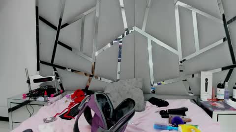 Snapshot of dianarous chatting on 02-07-25, 11:23 dianarous online show from 02-07-25, 11:23
