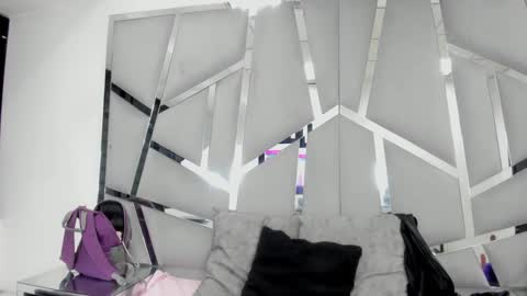 Snapshot of dianarous chatting on 02-19-25, 03:39 dianarous online show from 02-19-25, 03:39