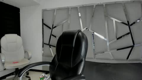Snapshot of dianarous chatting on 10-13-25, 04:45 dianarous online show from 10-13-25, 04:45